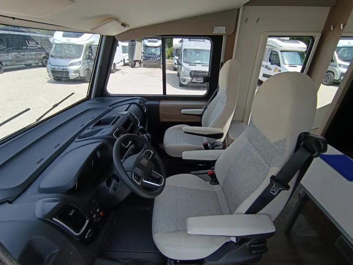 Fahrzeugbild Carado I 338 140PS AUTOMATIMietwagen #9