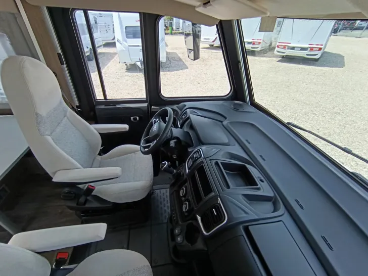 Fahrzeugbild Carado I 338 140PS AUTOMATIMietwagen #11