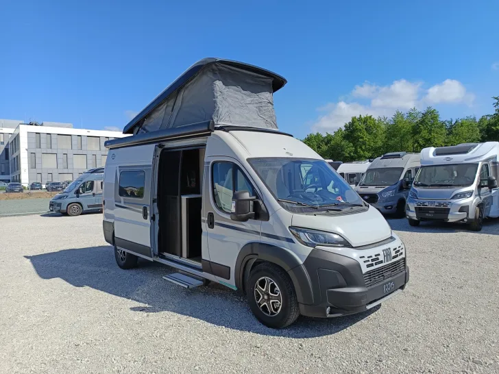 Fahrzeugbild Carado pro CV 602 Top Mietwagen Autom. Schlafdach #2