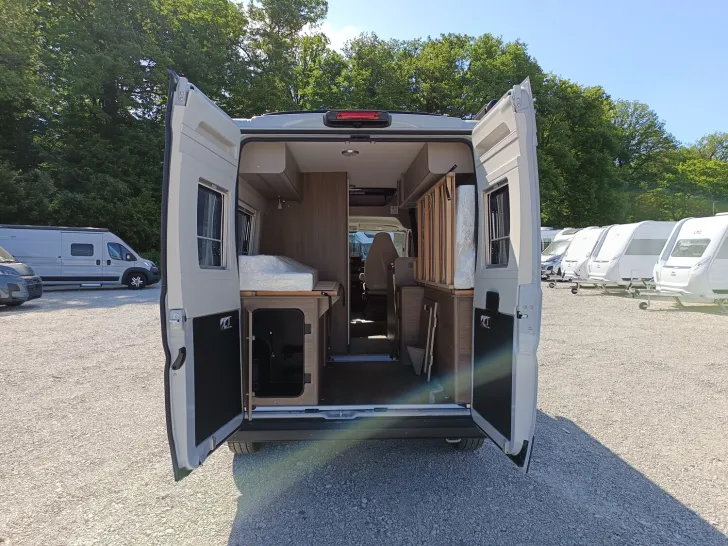 Fahrzeugbild Carado pro CV 602 Top Mietwagen Autom. Schlafdach #7