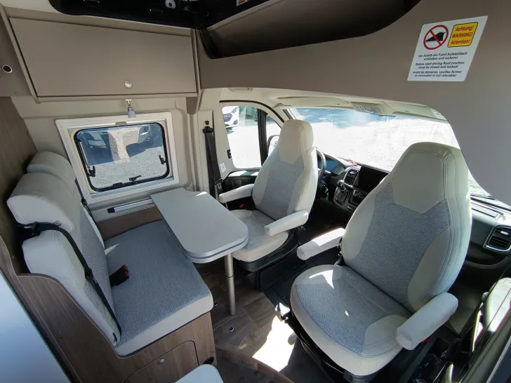 Fahrzeugbild Carado pro CV 602 Top Mietwagen Autom. Schlafdach #15