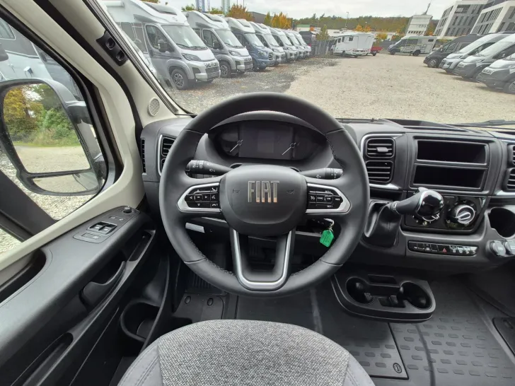 Fahrzeugbild Carado pro CV 540 Top Mietwagen mit Aufstelldach #12