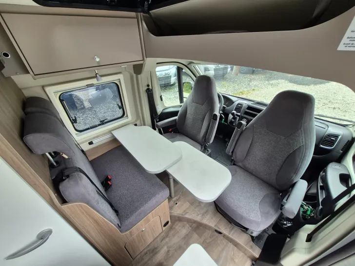 Fahrzeugbild Carado pro CV 540 Top Mietwagen mit Aufstelldach #15
