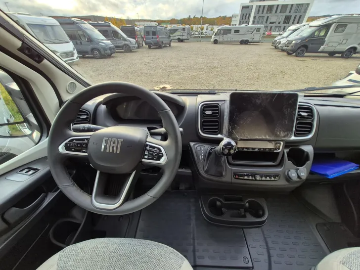Fahrzeugbild Carado T 328 Top Mietwagen 180 PS Autom. o H #12