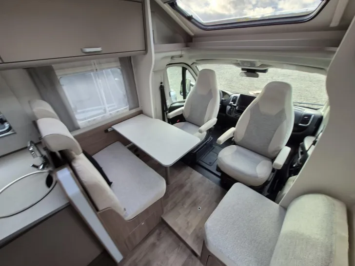 Fahrzeugbild Carado T 328 Top Mietwagen 180 PS Autom. o H #14