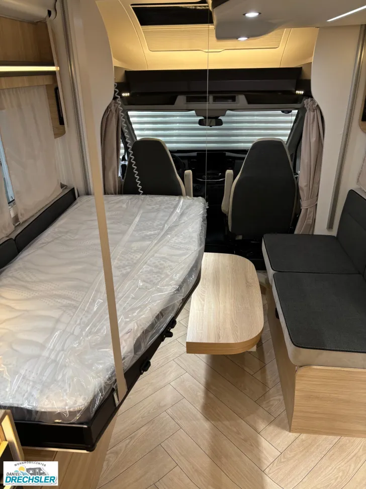 Fahrzeugbild Challenger 270 Graphite Edition #12
