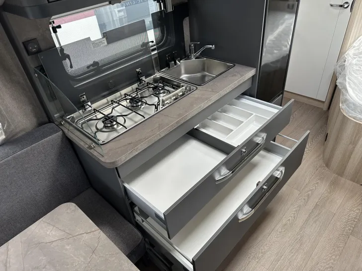 Fahrzeugbild Hobby De Luxe 460 UFe IC-Sondermodell 2027 #10