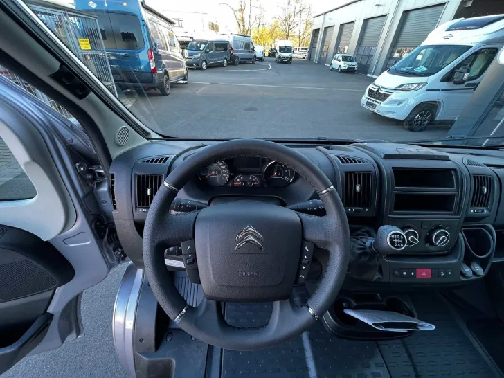 Fahrzeugbild Carado T 457 Comi 6E+Panodach+gr. Kühlschrank #13