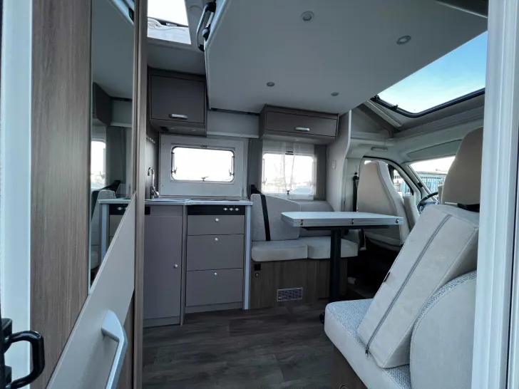 Fahrzeugbild Carado T 457 Comi 6E+Panodach+gr. Kühlschrank #20