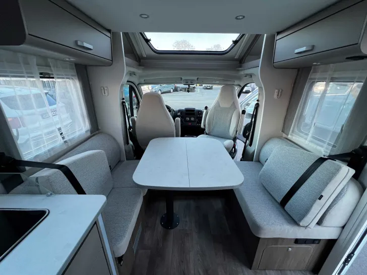 Fahrzeugbild Carado T 457 Comi 6E+Panodach+gr. Kühlschrank #22