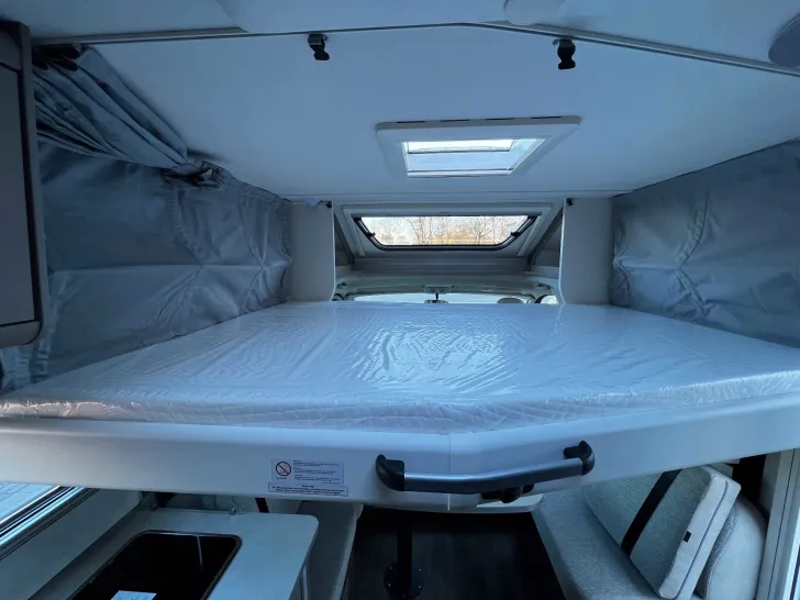 Fahrzeugbild Carado T 457 Comi 6E+Panodach+gr. Kühlschrank #23