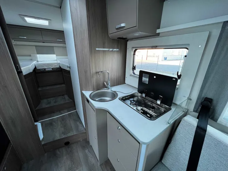 Fahrzeugbild Carado T 457 Comi 6E+Panodach+gr. Kühlschrank #24