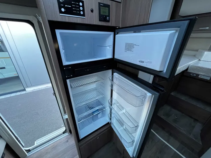 Fahrzeugbild Carado T 457 Comi 6E+Panodach+gr. Kühlschrank #25