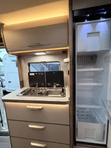 Fahrzeugbild Knaus Van TI 650 MEG VANSATION Premium-Tür + Rahmenfenster #9
