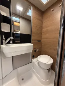 Fahrzeugbild Knaus Van TI 650 MEG VANSATION Premium-Tür + Rahmenfenster #10