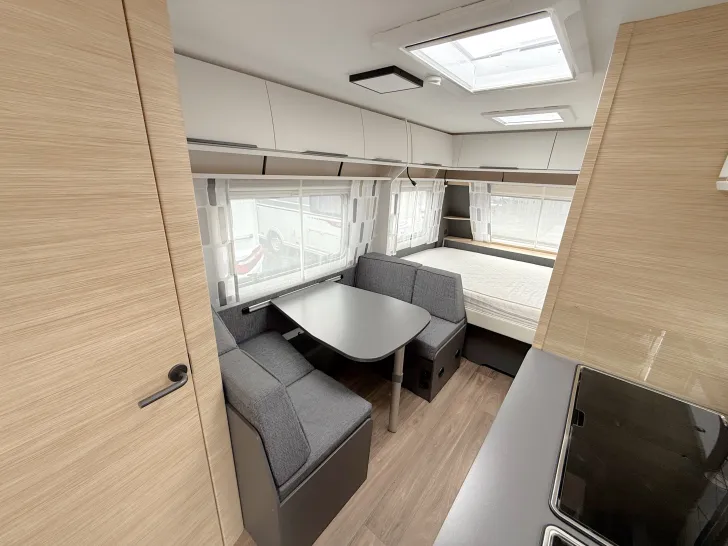 Fahrzeugbild Fendt Apero 495 SKM 2.000 kg Truma-Klimaanlage #13