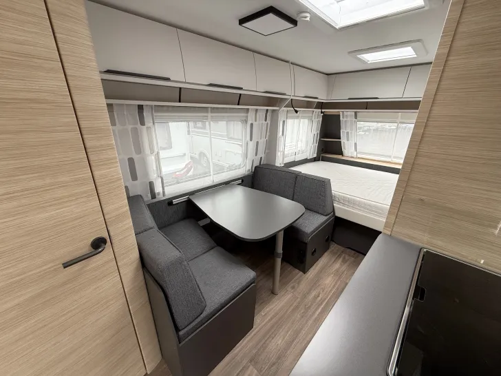 Fahrzeugbild Fendt Apero 495 SKM 2.000 kg Truma-Klimaanlage #17