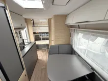 Fahrzeugbild Fendt Apero 495 SKM 2.000 kg Truma-Klimaanlage #20