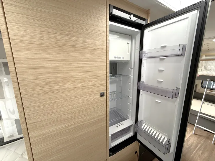 Fahrzeugbild Fendt Apero 495 SKM 2.000 kg Truma-Klimaanlage #27