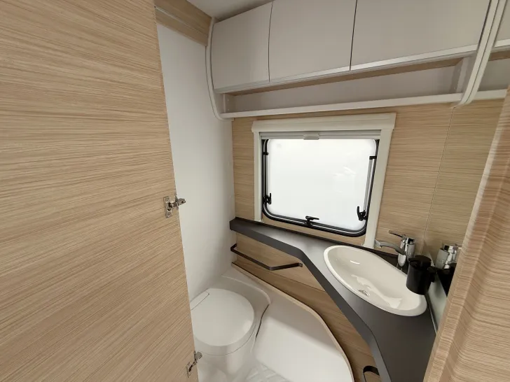 Fahrzeugbild Fendt Apero 495 SKM 2.000 kg Truma-Klimaanlage #29
