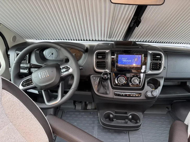 Fahrzeugbild Knaus Sky TI 700 MEG IC-Line 180PS 4,4t Fußb.heizg. #19
