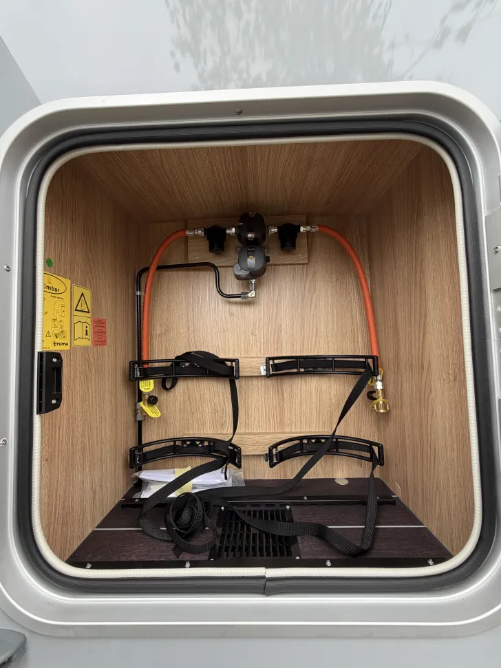 Fahrzeugbild Knaus Sky TI 700 MEG IC-Line 180PS 4,4t Fußb.heizg. #22