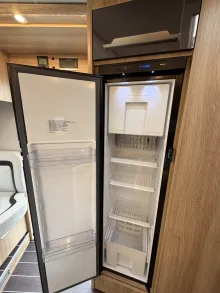Fahrzeugbild Knaus Sky TI 700 MEG IC-Line 180PS 4,4t Fußb.heizg. #15