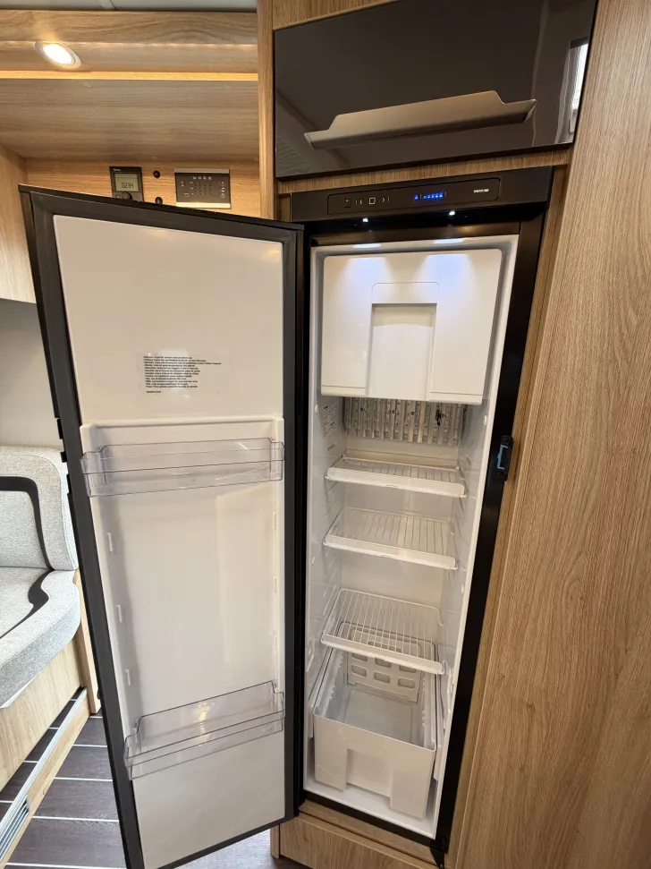 Fahrzeugbild Knaus Sky TI 700 MEG IC-Line 180PS 4,4t Fußb.heizg. #15