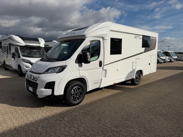 Fahrzeugbild GIOTTILINE Compact CX69 Premiere Edition Queensbett #4