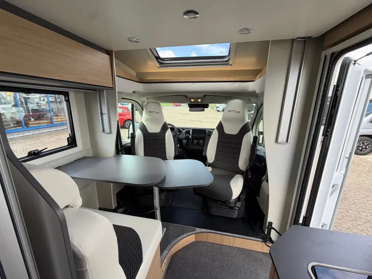 Fahrzeugbild GIOTTILINE Compact CX69 Premiere Edition Queensbett #16