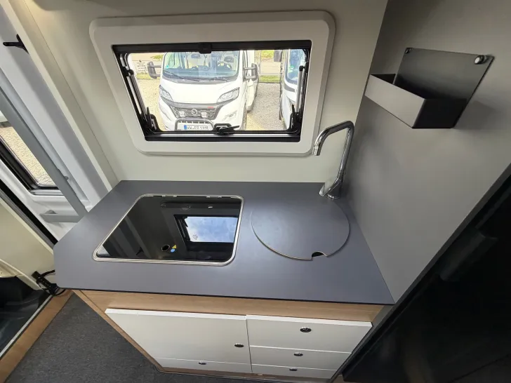Fahrzeugbild GIOTTILINE Compact CX69 Premiere Edition Queensbett #18