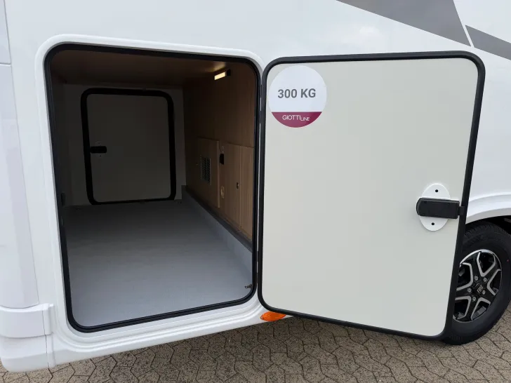 Fahrzeugbild GIOTTILINE Compact CX69 Premiere Edition Queensbett #26