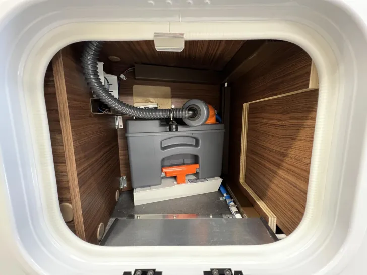 Fahrzeugbild chic c-line I 4.9 LE Carthago Selection (359) #46