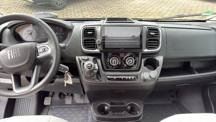 Fahrerhaus Weinsberg CaraCompact EDITION PEPPER 600 MEG Sofort verfügbar
