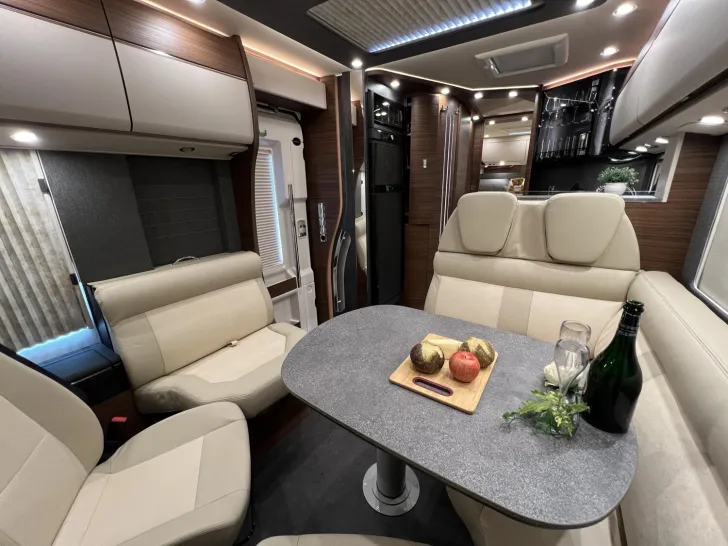 Fahrzeugbild chic c-line I 4.9 LE L Carthago Selection (369) #15