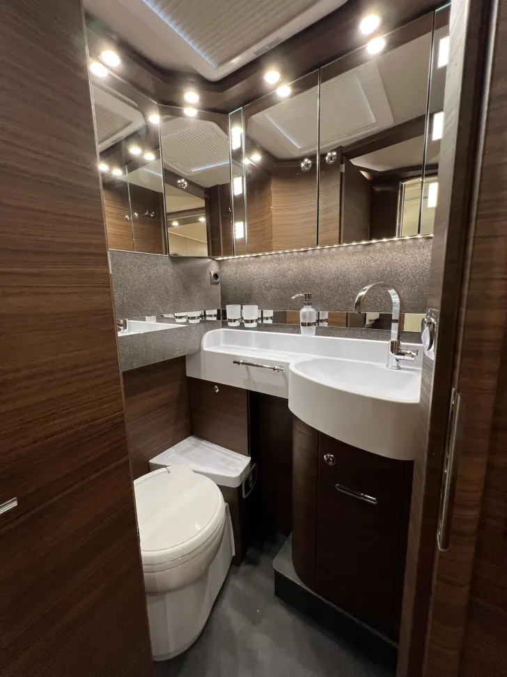Fahrzeugbild chic c-line I 4.9 LE L Carthago Selection (369) #35