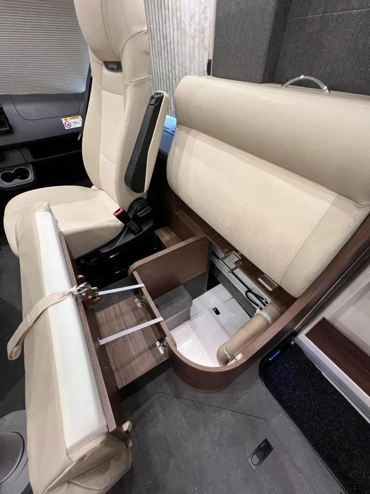 Fahrzeugbild chic c-line I 4.9 LE L Carthago Selection (369) #38