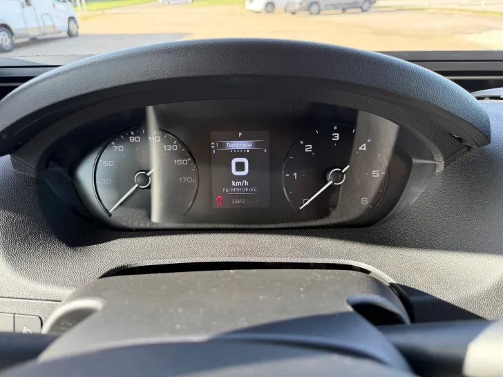 Fahrzeugbild Mobilvetta Krosser 90 Automatik, Hubbett, Dachklima #18