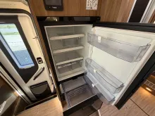 Fahrzeugbild Mobilvetta Krosser 90 Automatik, Hubbett, Dachklima #25