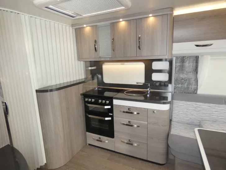 Fahrzeugbild Hobby Prestige 720 KWFU - Mover, ALDE uvm. #13