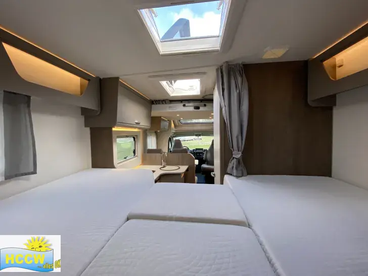 Sicht vorne-hinten Carado T 338 pro+ / Hubbett / SAT & TV