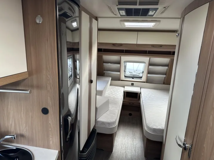 Fahrzeugbild Hobby De Luxe 515 UHL Markise; Autark; Hubbett #11