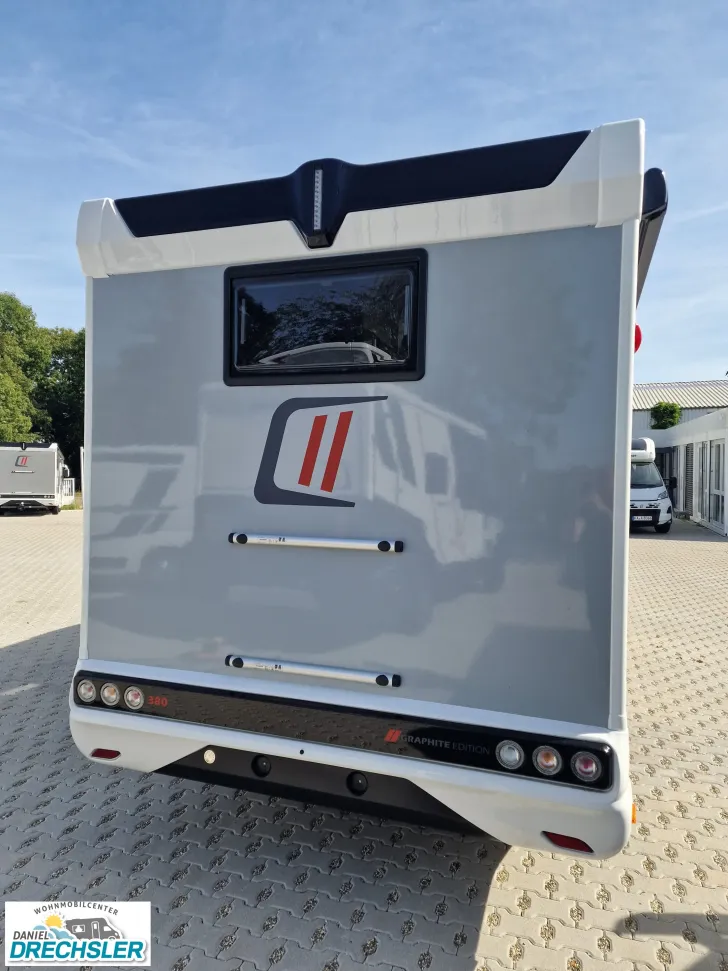 Fahrzeugbild Challenger 380 Graphite Edition Ford MJ 2027 #5