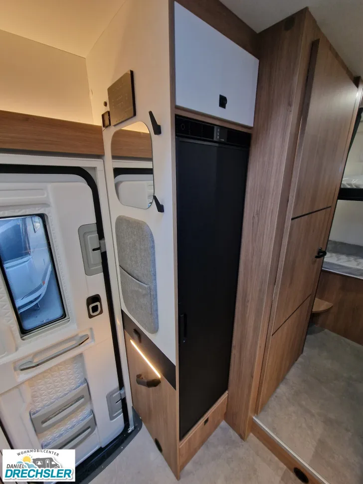 Fahrzeugbild Challenger 380 Graphite Edition Ford MJ 2027 #12