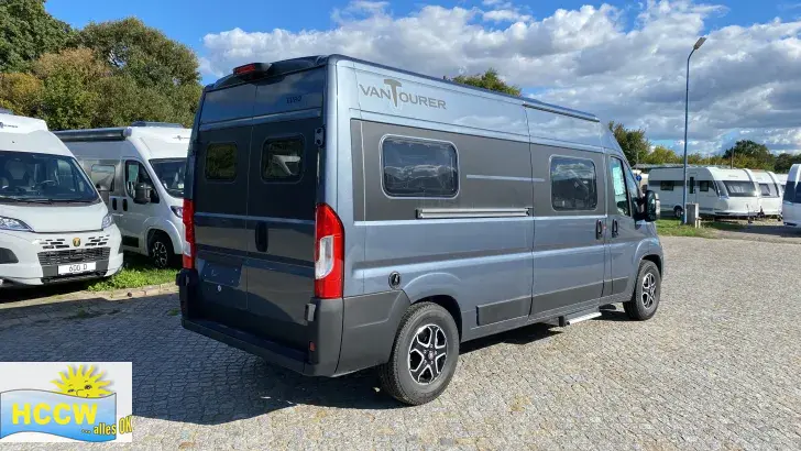 Schräg Hinten VanTourer 600 L Prime mit Automatik