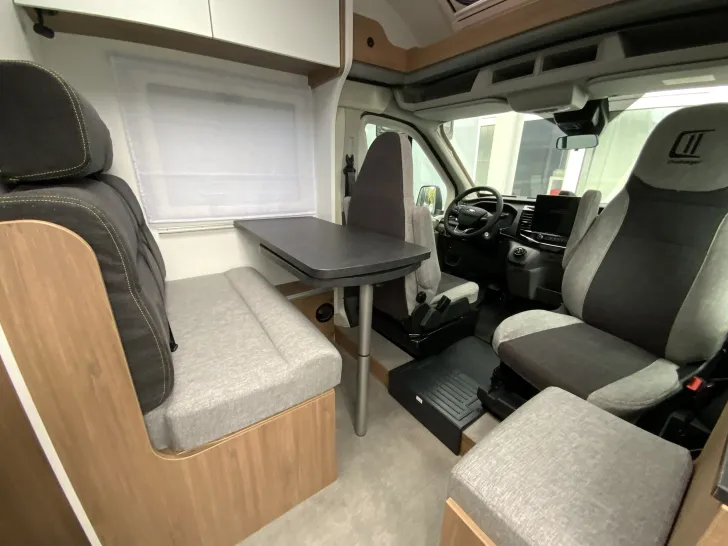 Fahrzeugbild Challenger S-Teilintegrierte S217 Graphite Edition #3
