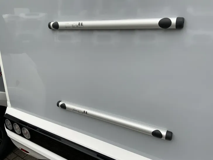 Fahrzeugbild Challenger S-Teilintegrierte S217 Graphite Edition #21