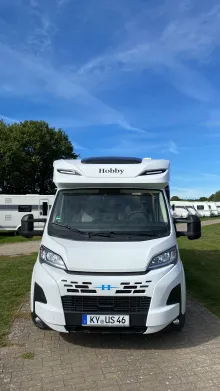 Frontal Vorne Hobby ONTOUR T 700 FH /180 PS Automatik / 3,5t