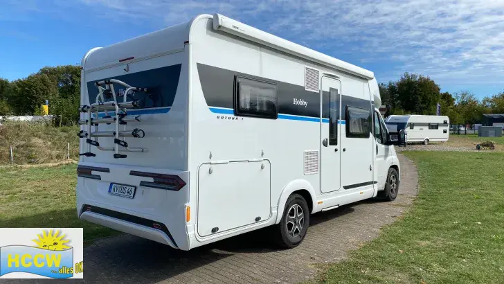 Schräg Hinten Hobby ONTOUR T 700 FH /180 PS Automatik / 3,5t