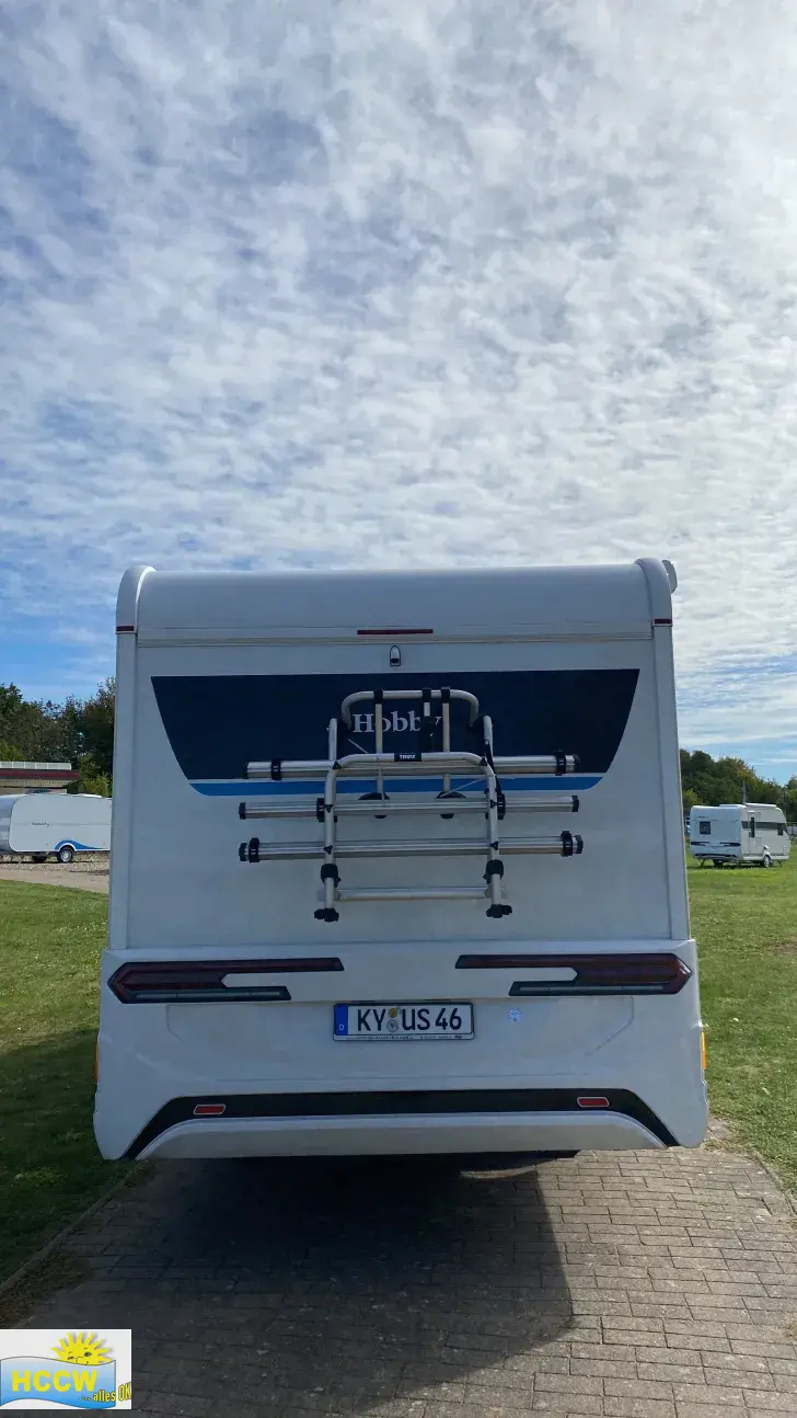 Frontal Hinten Hobby ONTOUR T 700 FH /180 PS Automatik / 3,5t